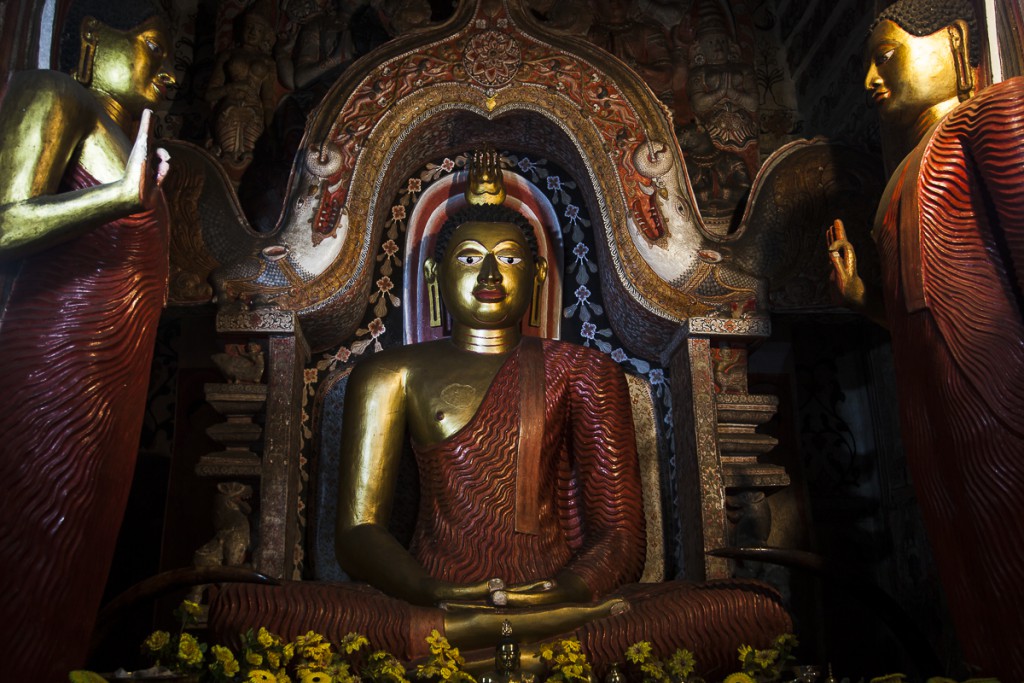 Buddha sancturm, Lankatilake temple