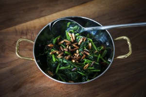 Fried spinach with garlic and pine nuts